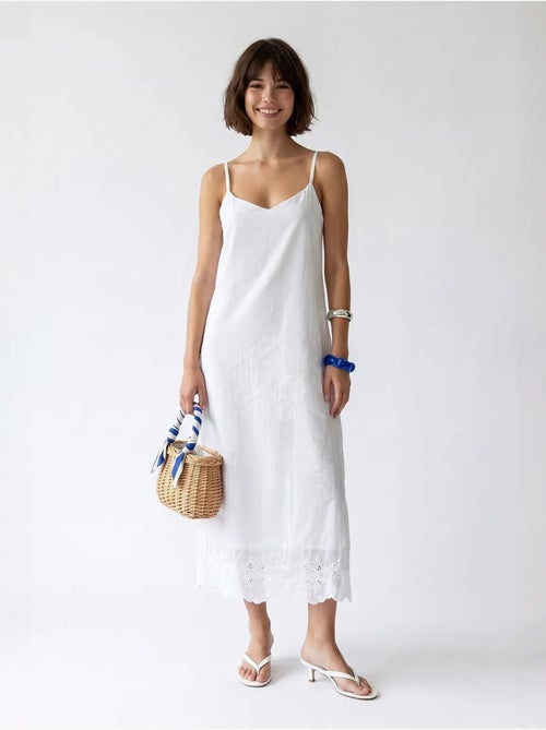 Robe midi trapèze brodée mixray - Kiabi Robe midi trapèze brodée mixray - Kiabi