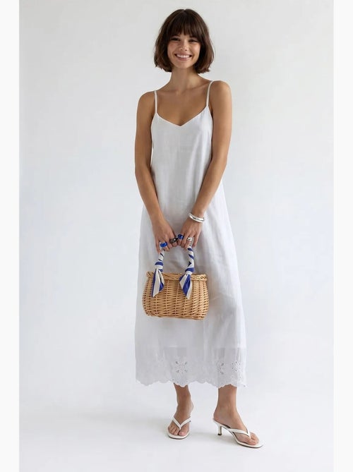 Robe midi trapèze brodée mixray - Kiabi Robe midi trapèze brodée mixray - Kiabi