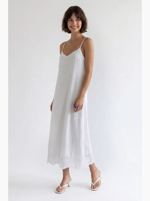 Robe midi trapèze brodée mixray - Kiabi Robe midi trapèze brodée mixray - Kiabi