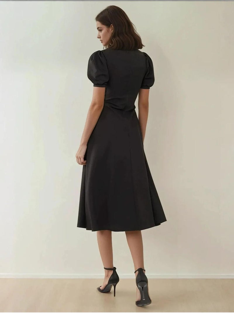 Robe midi trapèze en crêpe à col en V et manches bouffantes Noir - Kiabi