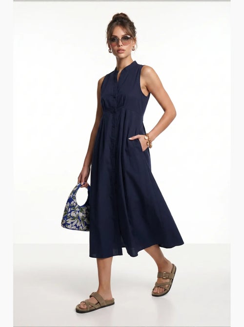 Robe midi trapèze sans manches à col mandarin istanbul - Kiabi Robe midi trapèze sans manches à col mandarin istanbul - Kiabi