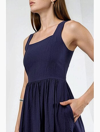Robe midi unie à col carré busem