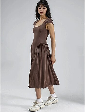 Robe midi unie à col en u et empiècements busem