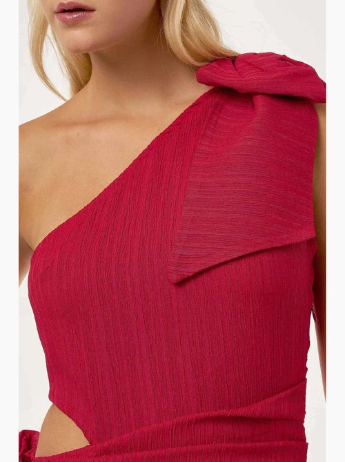 Robe mini à col asymétrique et détail nœud hiccup - Kiabi Robe mini à col asymétrique et détail nœud hiccup - Kiabi