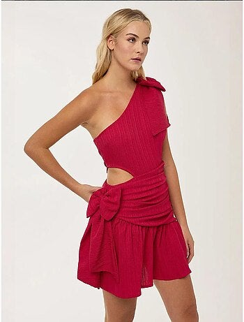 Robe mini à col asymétrique et détail nœud