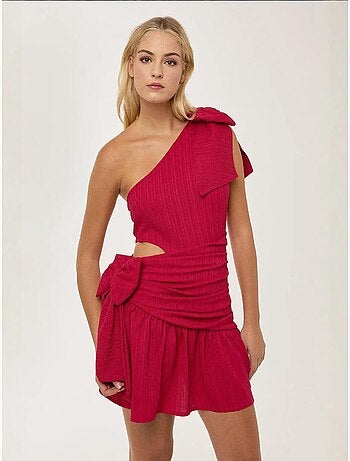 Robe mini à col asymétrique et détail nœud