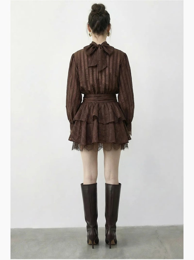 Robe mini à rayures texturées, col roulé mi-long et détails en dentelle lucci Marron foncé - Kiabi