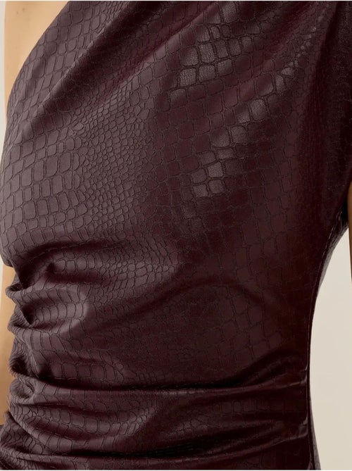 Robe mini asymétrique à effet texturé et coupe moulante hiccup - Kiabi Robe mini asymétrique à effet texturé et coupe moulante hiccup - Kiabi