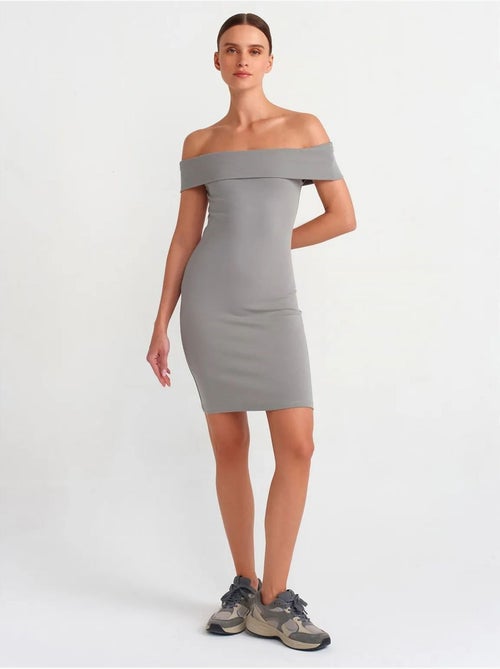 Robe Mini Moulante À Épaules Dénudées - Kiabi Robe Mini Moulante À Épaules Dénudées - Kiabi