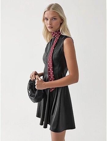 Robe mini moulante en similicuir avec fermeture éclair busem