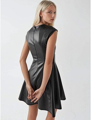 Robe mini moulante en similicuir avec fermeture éclair busem