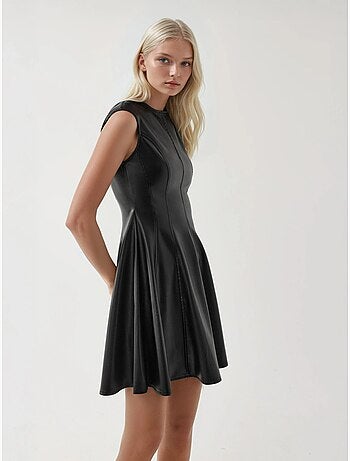 Robe mini moulante en similicuir avec fermeture éclair busem