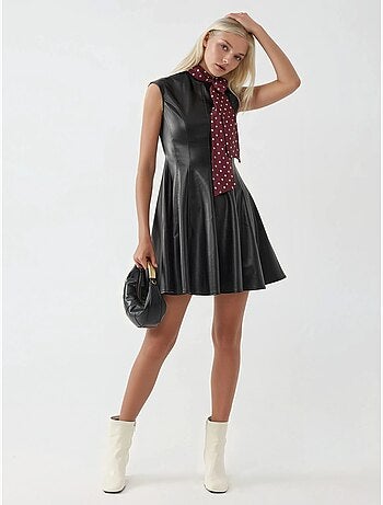 Robe mini moulante en similicuir avec fermeture éclair busem