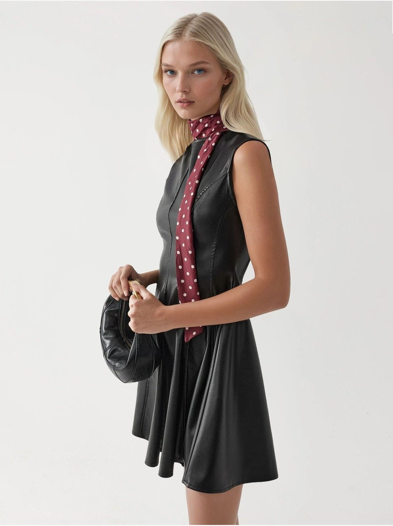 Robe mini moulante en similicuir avec fermeture éclair busem Noir - Kiabi