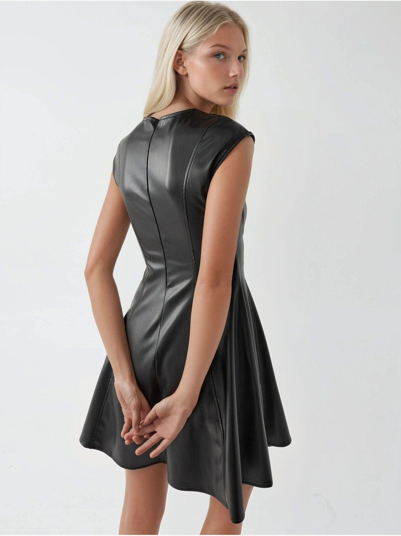 Robe mini moulante en similicuir avec fermeture éclair busem Noir - Kiabi