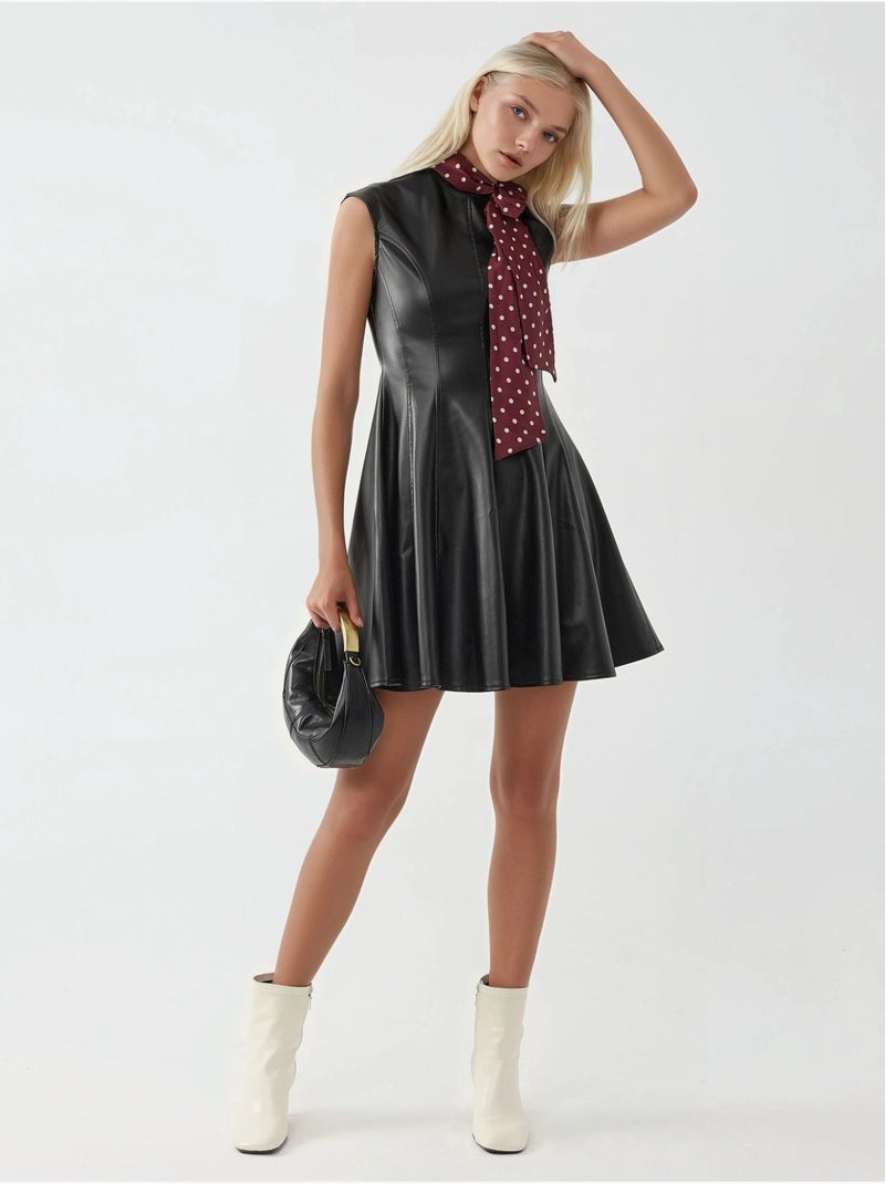 Robe mini moulante en similicuir avec fermeture éclair busem Noir - Kiabi