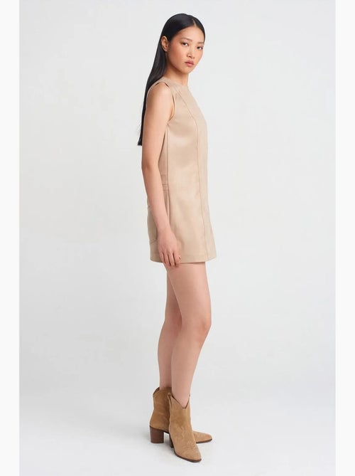 Robe mini sans manches en similicuir dilvin - Kiabi Robe mini sans manches en similicuir dilvin - Kiabi