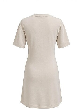 Robe mini t-shirt à col rond avec accessoire en pierre mixray
