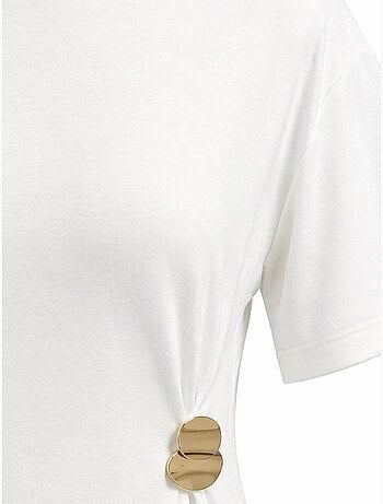 Robe mini t-shirt à col rond avec accessoire en pierre mixray