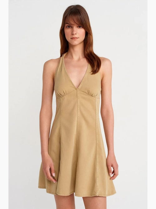 Robe mini trapèze à col halter dilvin - Kiabi Robe mini trapèze à col halter dilvin - Kiabi
