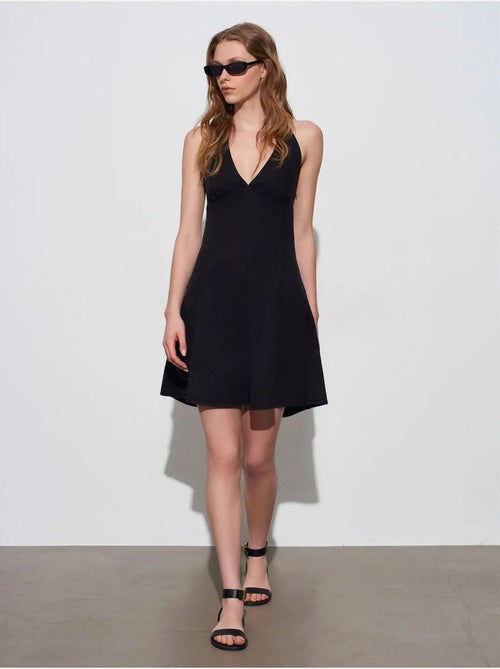 Robe Mini Trapèze À Col Halter - Kiabi Robe Mini Trapèze À Col Halter - Kiabi