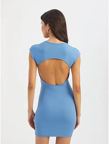 Robe moulante courte à col ras du cou et manches courtes avec découpe au dos