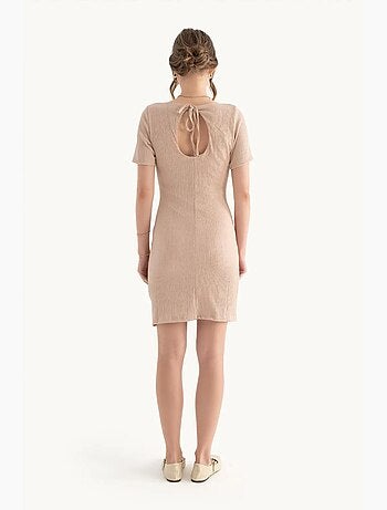Robe moulante courte à manches courtes et col carré hiccup