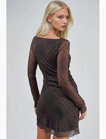 Robe moulante mini à carreaux avec encolure bateau busem