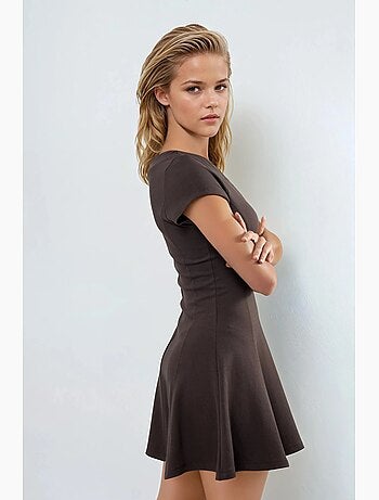 Robe patineuse courte à col en u busem