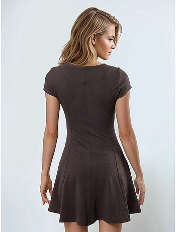 Robe patineuse courte à col en u busem