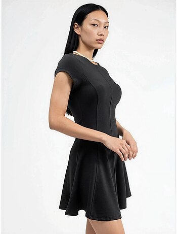 Robe patineuse courte à col en u busem