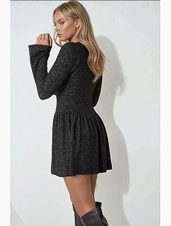 Robe patineuse courte à manches longues et col ras du cou avec détails boutonnés hiccup