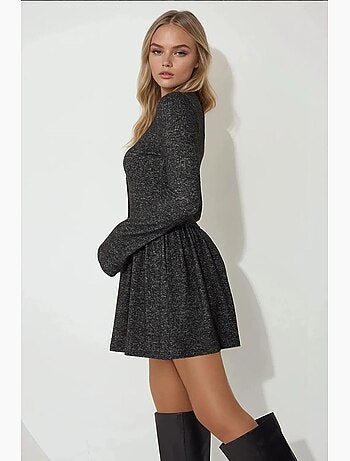 Robe patineuse courte à manches longues et col ras du cou avec détails boutonnés hiccup