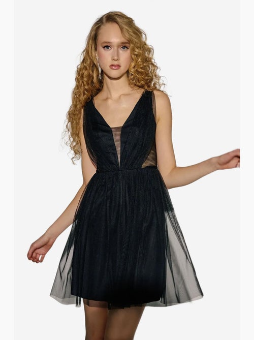 Robe patineuse courte en tulle à empiècements et col en v hiccup - Kiabi Robe patineuse courte en tulle à empiècements et col en v hiccup - Kiabi