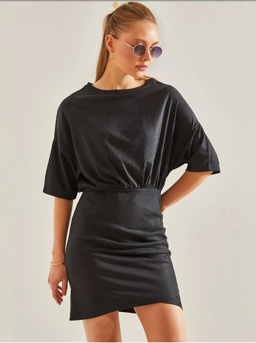 Robe plissée à taille élastique sur le devant lucci - Kiabi Robe plissée à taille élastique sur le devant lucci - Kiabi