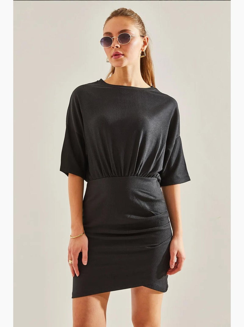 Robe plissée à taille élastique sur le devant lucci Noir - Kiabi