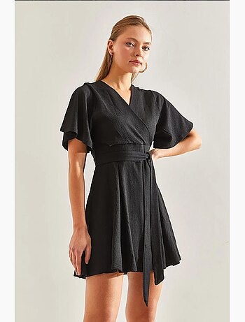 Robe portefeuille à taille nouée et short lucci