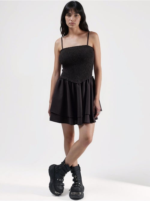 Robe portefeuille mini texturée sans bretelles hiccup - Kiabi Robe portefeuille mini texturée sans bretelles hiccup - Kiabi
