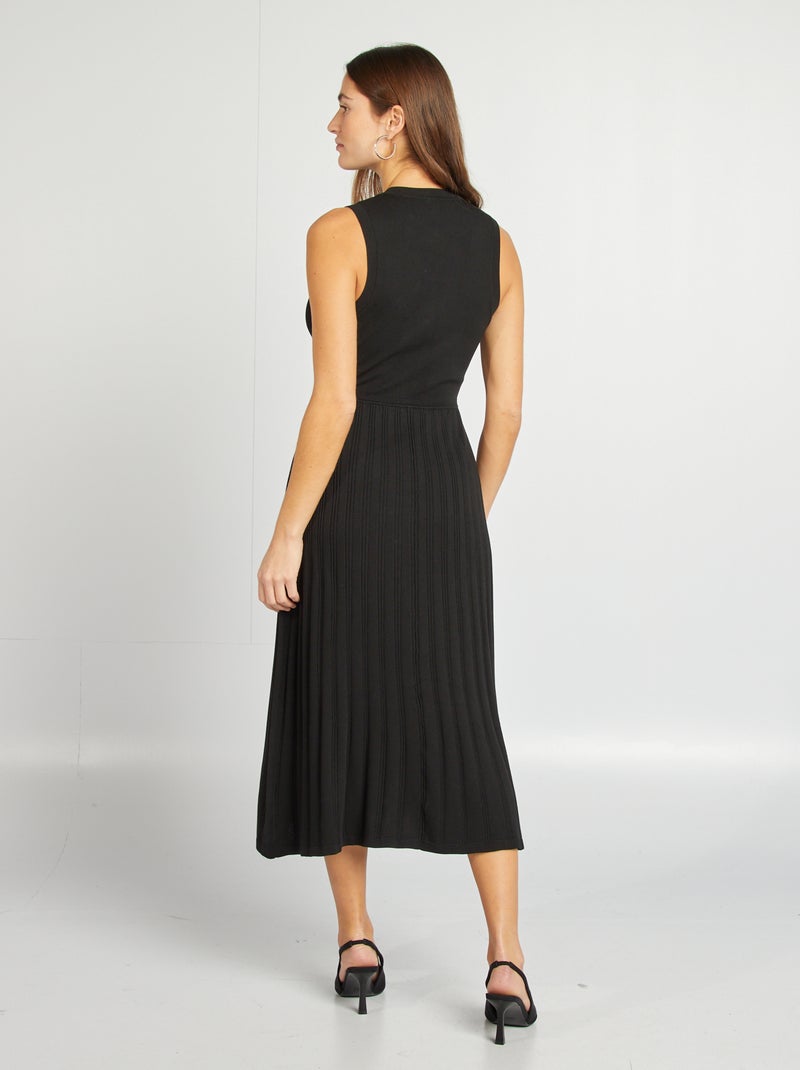 Robe pull avec boutons dorés noir - Kiabi
