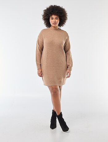 Robe pull avec boutons fantaisies à l'épaule