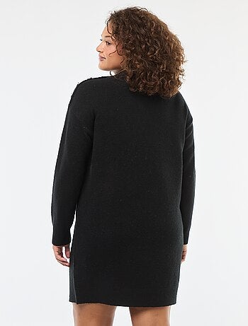Robe pull avec boutons fantaisies à l'épaule