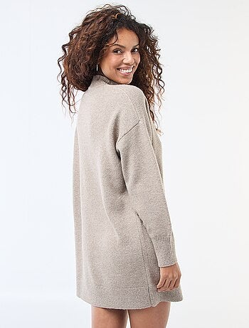 Robe pull avec boutons fantaisies