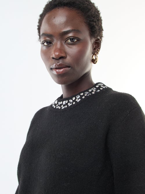 Robe pull courte avec col à strass - Kiabi