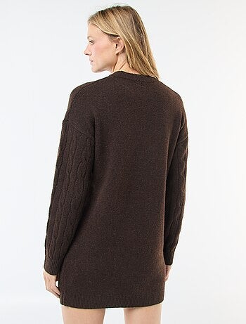 Robe pull courte en maille torsade