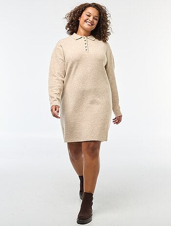 Robe pull en maille lourde avec boutons dorés au col
