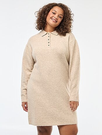 Robe pull en maille lourde avec boutons dorés au col