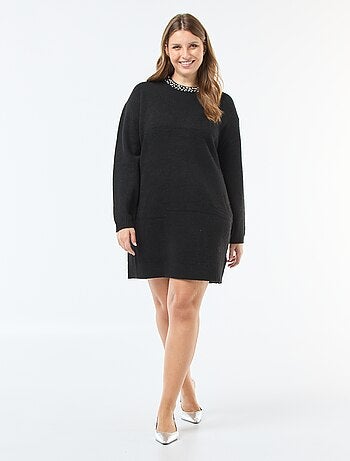 Robe pull en maille lourde avec strass au col