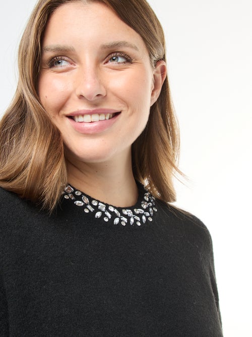 Robe pull en maille lourde avec strass au col - Kiabi