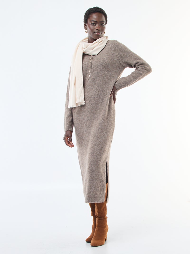 Robe pull longue avec col polo fantaisie Marron - Kiabi