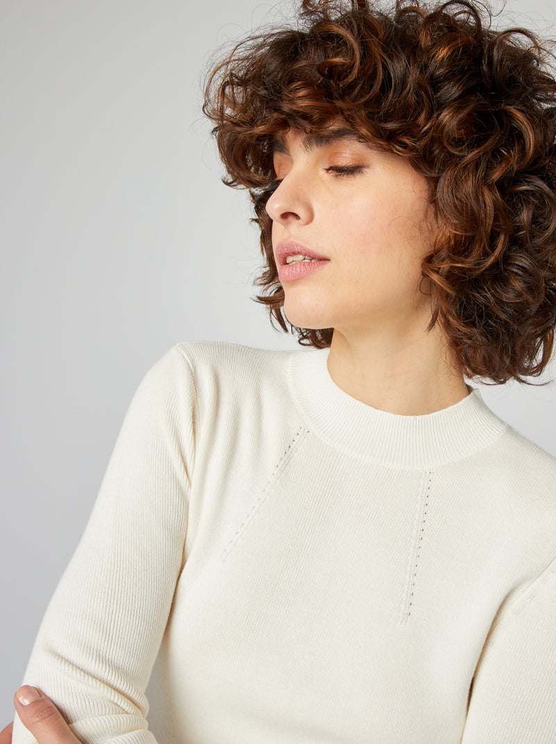 Robe pull midi avec boutons dorés fantaisies aux manches Blanc - Kiabi